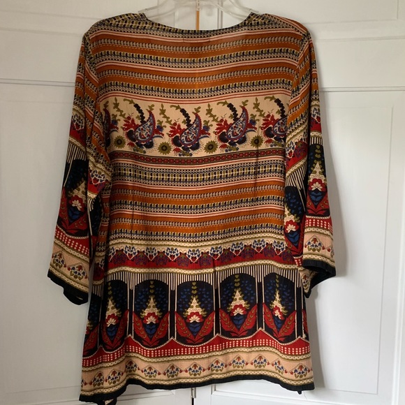 Lovely World Market V neck Tunic - Picture 3 of 4